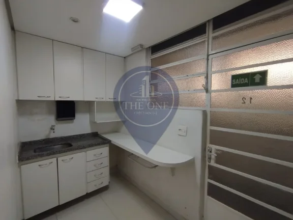 Imagem Locação de Sala Comercial de Alto Padrão no Jardim Europa, São Paulo-SP: 8 salas, 4 banheiros, 338m².