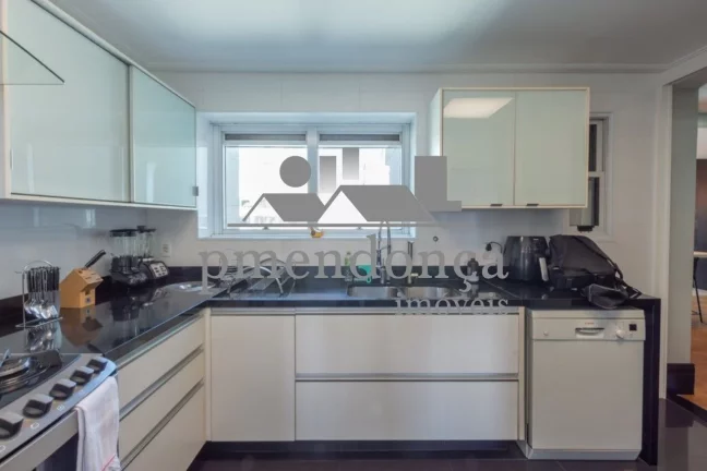 Imagem Apartamento luxuoso com 3 sui­tes e 4 vagas, 250m²