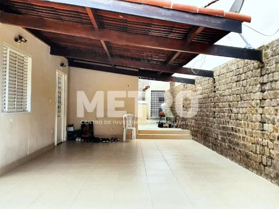 Imagem Casa à venda no Bairro São José com 3 quartos, sendo 2 suítes, PETROLINA - PE