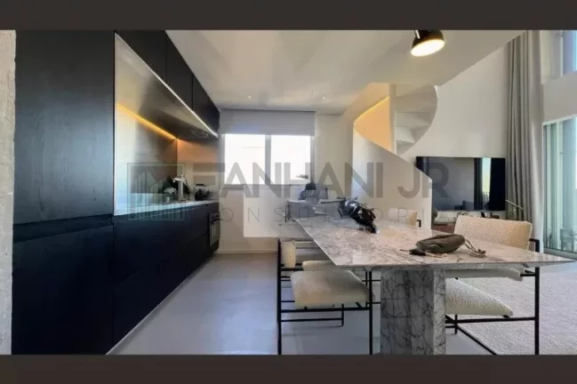 Imagem Este loft espaçoso, localizado na Alameda Franca, no bairro Cerqueira César em São Paulo, está à venda e é simplesmente incrível! Com 1 quarto, sen