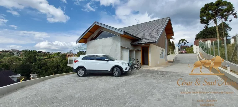Imagem Casa com 350m² no Alto no Capivari em Campos do Jordão/SP