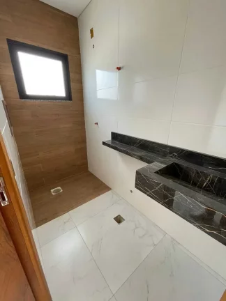 Imagem Sobrado com 2 suítes e 2 vagas de garagem – Loteamento Bela Vista | Palhoça/SC