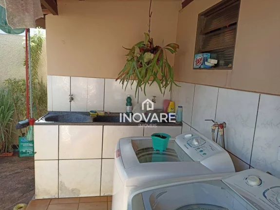 Imagem Casa com 3 dormitórios à venda, 200 m² por R$ 380.000,00 - Setor Afonso Pena - Itumbiara/GO