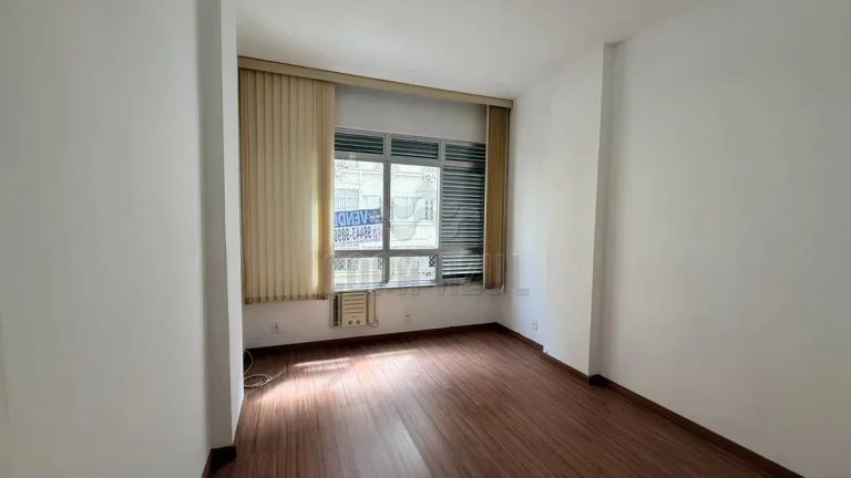 Imagem Copacabana – Rua Figueiredo Magalhăes | Residencial › Apartamento 3 quarto(s) à Venda