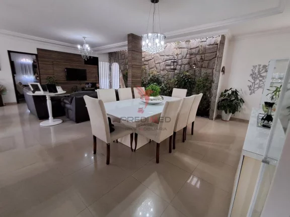 Imagem Casa Maravilhosa com 800m² com 5 suítes + DCE, Piscina, Espaço goumet + Churrasqueira