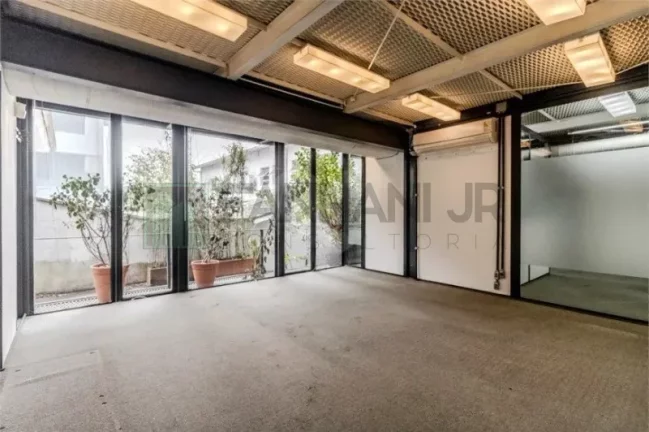 Imagem Excelente Casa Comercial para Locação em São Paulo-SP, Jardim Paulista: 15 Salas, 8 Banheiros, 8 Vagas de Garagem, 1.033m².
