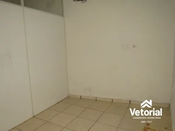 Imagem Oportunidade de Locação: Ponto Comercial com Salas, 1 Banheiro e 82m² no Centro de Barreiras-BA!
