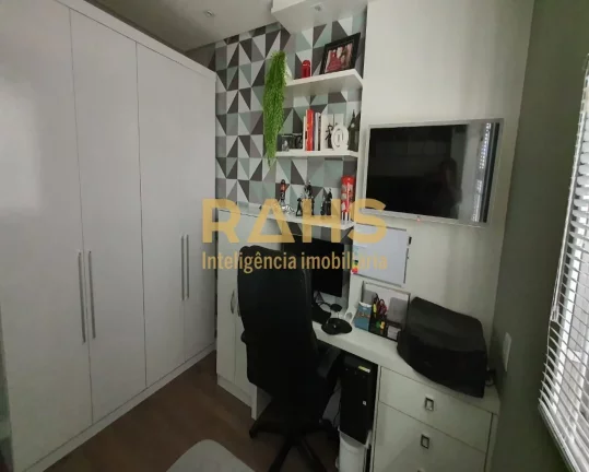 Imagem Lindíssima casa no Bairro Petrópolis. Imóvel possui uma suíte, mais dois dormitórios, sala de e...