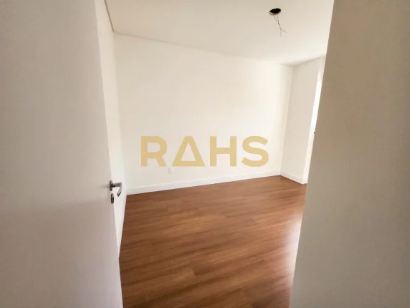 Imagem Lindo Sobrado Geminado Novo em ótimo local no bairro Saguaçu, perto do Colégio Católica Machado ...