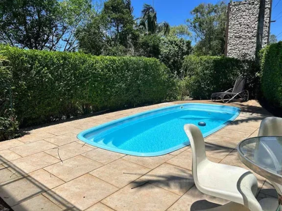 Imagem Casa a venda no condomínio Aldeia da Mata, no coração da Granja Viana! O Aldeia da Mata fica dent...