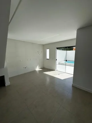 Imagem Sobrado com 2 suítes no Rio Pequeno - Camboriú
