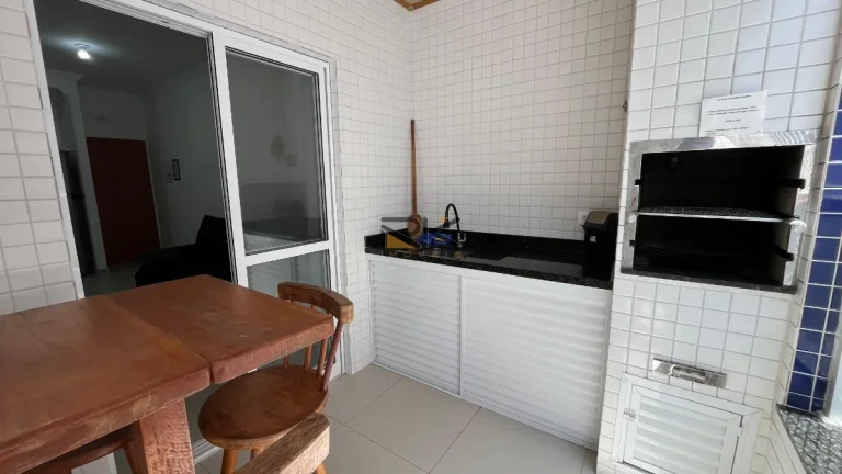Imagem Apartamento à venda nas Toninhas com 1 dormitórios, varanda gourmet com churrasqueira e piscina