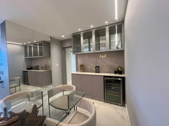 Imagem Apartamento mobiliado com 2 suítes e 2 vagas de garagem na Praia Brava em Itajaí