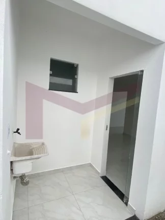 Imagem Casa 2/4 na Conceicao