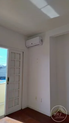 Imagem Ampla casa de 2 pavimentos 4 dormitórios (suíte) no Balneário do Estreito