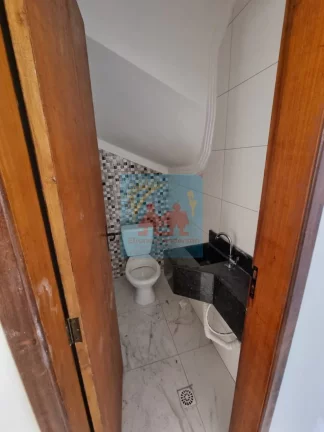 Imagem Maravilhoso Sobrado em Condomínio a Apenas 200 Metros do Mar em Praia Grande/SP - 310mil