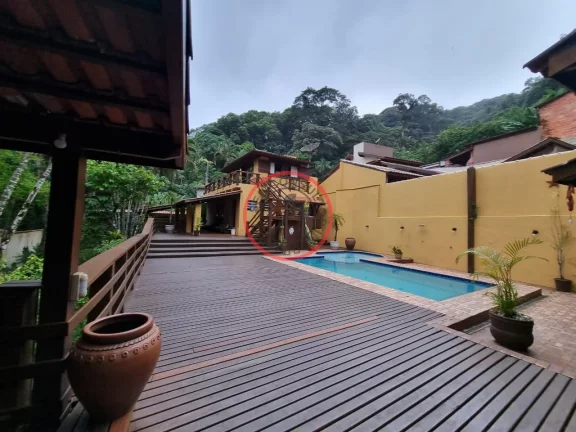 Imagem Casa ampla , estilo colonial ,com 5 suítes , piscina, sauna casa de caseiro , área gourmet , junto a natureza