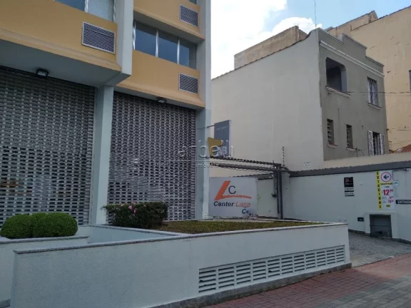 Imagem Sala comercial com 30 metros quadrados, 1 banheiro, 1 copa, vista panorâmica, 1 vaga de garagem rot...