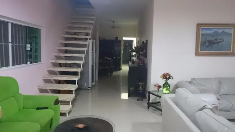 Imagem Sobrado à venda, 320 m² por R$ 1.200.000,00 - Maracanã - Praia Grande/SP