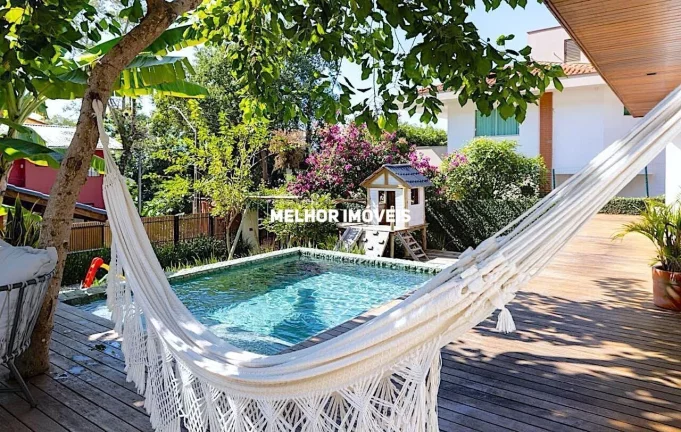 Imagem Casa espaçosa á venda com 03 dormitórios sendo 02 suítes localizada na Praia de Taquaras/SC