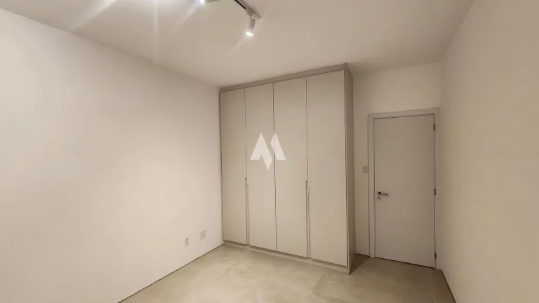 Imagem Apartamento de Luxo no Boqueirão – 4 Dormitórios a 3 Quadras da Praia!
