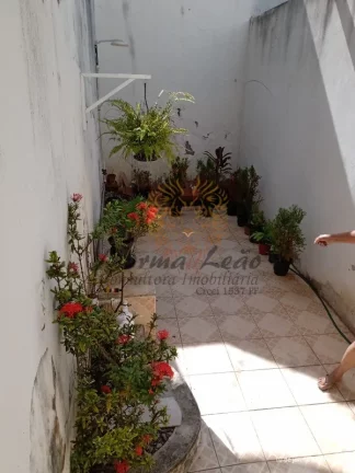 Imagem Casa Duplex com Ponto Comercial à venda no Conjunto Augusto Franco, Aracaju-SE! 3 quartos, 2 suítes, 215m².