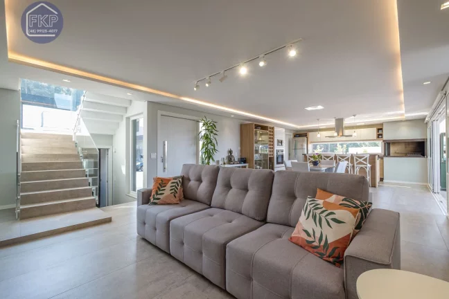 Imagem Casa Alto Padrão 4 dormitórios!