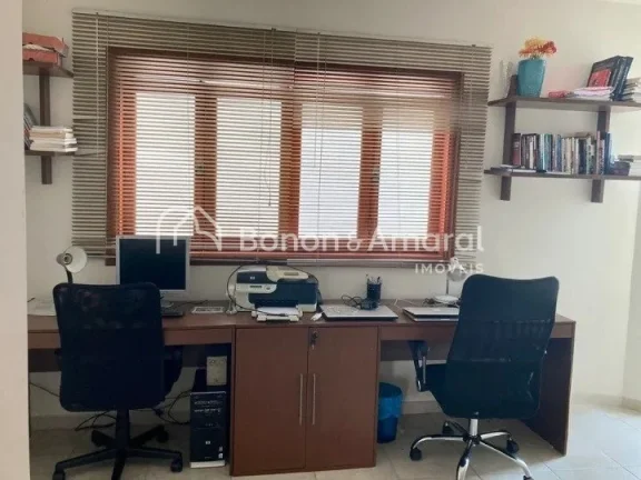 Imagem Casa bem localizada no bairro Chapadão, em uma rua tranquila, próxima a rodovias e comércios.

O ...