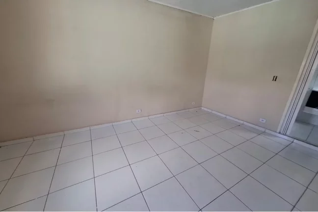 Imagem Casa para locação com 2 dormitórios, 2 banheiros e quintal por R$1.300,00 - Vila Guedes - SP