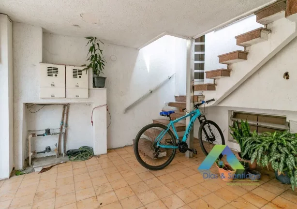 Imagem Casa com 3 Domitórios e 2 Banheiros em Vila das Mercês, São Paulo/SP