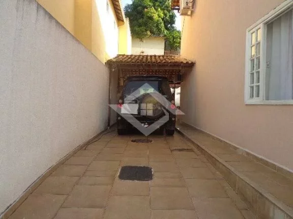 Imagem Casa à Venda em Campo Grande: 4 Quartos, Área Gourmet e Infraestrutura