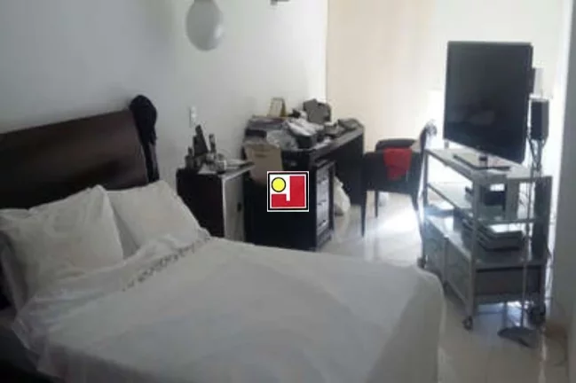 Imagem Vendo AlfaQuality, frontal mar, Praia da Barra, 247m², 3sts, 4 vagas, nascente, alto, segurança, ônibus, clube, tênis, ginásio, piscina, futebol, skat