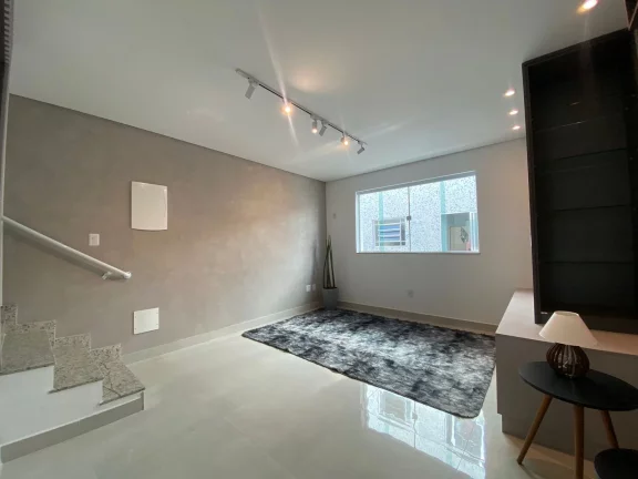Imagem Sobrado duplex em villagio à venda com 2 suítes e Churrasqueira no bairro Campo Grande de Santos/SP
