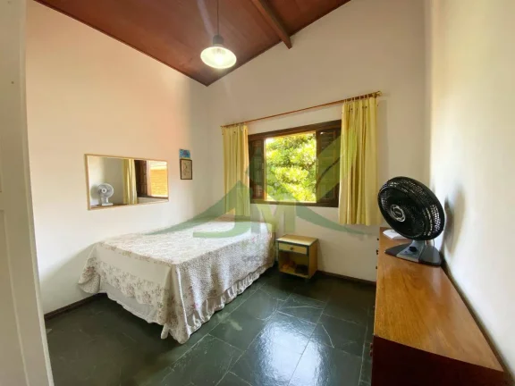Imagem Casa Espaçosa e Aconchegante à Venda no Bairro Loanda, Atibaia/SP