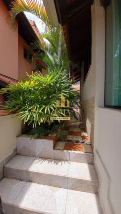 Imagem Sobrado Condomínio 03 dorms, Piscina no Condo, Segurança 24h, 03 vagas