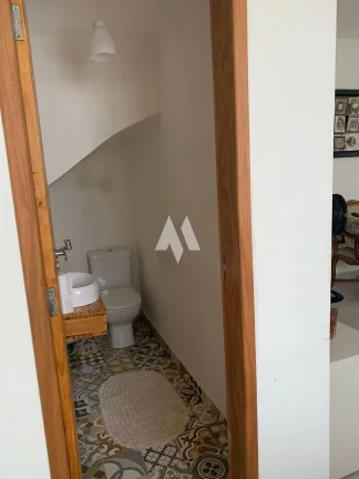 Imagem Sobrado 100% Reformado, 168m², 3 Dormitórios sendo 2 suítes , 2 vagas de garagem e no bairro do Boqueirão