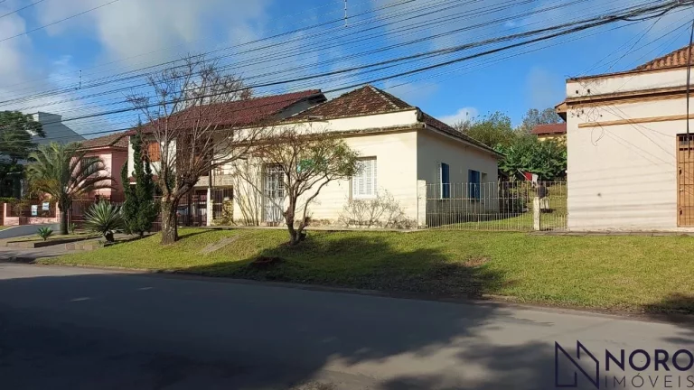 Imagem Terreno com Casa à Venda no Bairro Nossa Senhora das Dores na Av. Oswaldo Cruz.