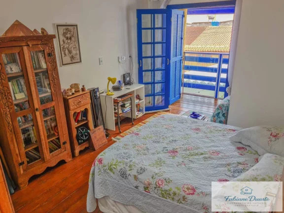 Imagem Casa sobrado bem localizada no Itagua , 02 suítes