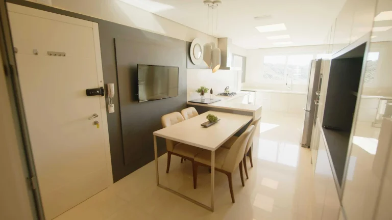 Imagem Apartamento mobiliado com 4 suítes e 3 vagas de garagem na Praia Brava em Itajaí/SC