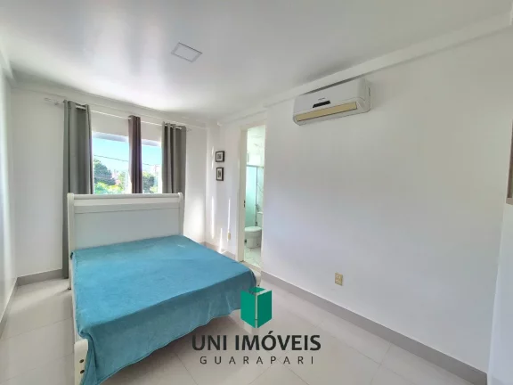 Imagem Casa à venda na Praia do Morro - Guarapari com 3 suítes, piscina e ótima localização.