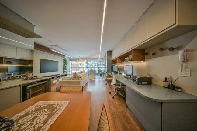 Imagem Apartamento com 109m², 2 dormitórios, sendo 2 suites, 3 banheiros no total e 2 vagas de garagem. P...