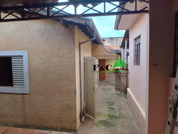 Imagem Casa para Venda em Limeira, Vila Queiroz, 4 dormitórios, 1 suíte, 2 banheiros, 4 vagas