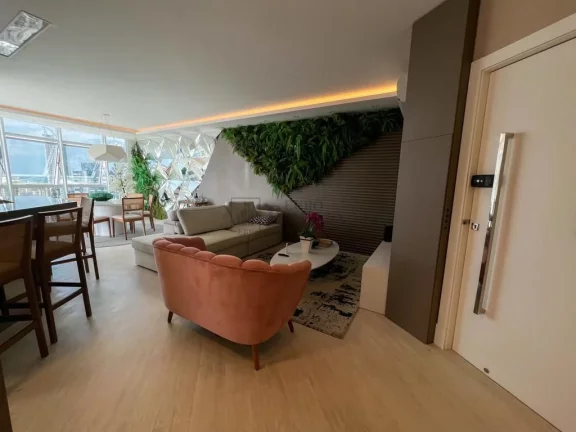 Imagem Apartamento com 3 suítes à venda no Centro de Balneário Camboriú/SC