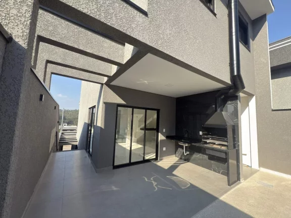 Imagem Casa a venda com 3 suítes, 4 vagas e piscina deslumbrante.
