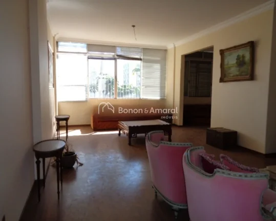 Imagem Amplo e iluminado apartamento com 3 + 1 dormitórios com armários embutidos, sendo 1 suíte. A sala...