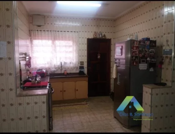Imagem RUDGE RAMOS Casa térrea, 283 metros, 3 dormitórios, 4 vagas Edícula, ótima localização e valor !!!