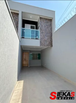 Imagem Aluguel de Casa Espaçosa na Vila Alpina, São Paulo-SP: 3 quartos, 1 suíte, 1 sala, 3 banheiros, 2 vagas, 96m²!