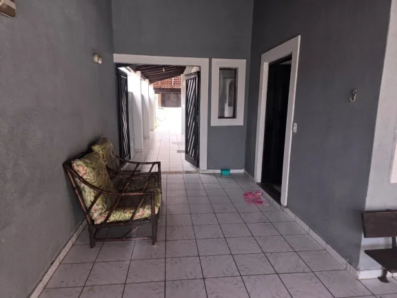Imagem Excelente Casa em Itanhaém a poucos passos do mar, 141,40M², 2 Dorms, 1 Suíte, 10 Vagas, Jardim.