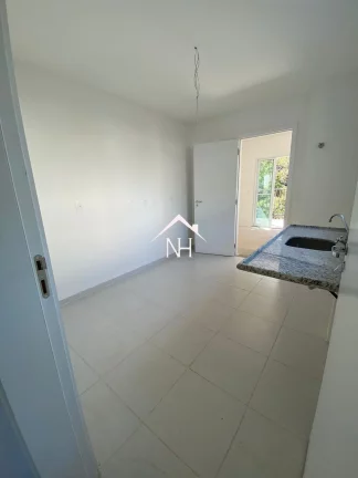 Imagem Casa em condomínio fechado com 3 suítes, 2 vagas na Ganja Viana.