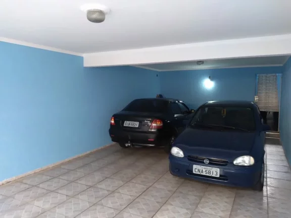 Imagem SOBRADO PADRÃO COM FRENTES PARA DUAS RUAS EM SANTO ANDRE, COM 3 DORMITÓRIOS E UM SALÃO COMERCIAL.